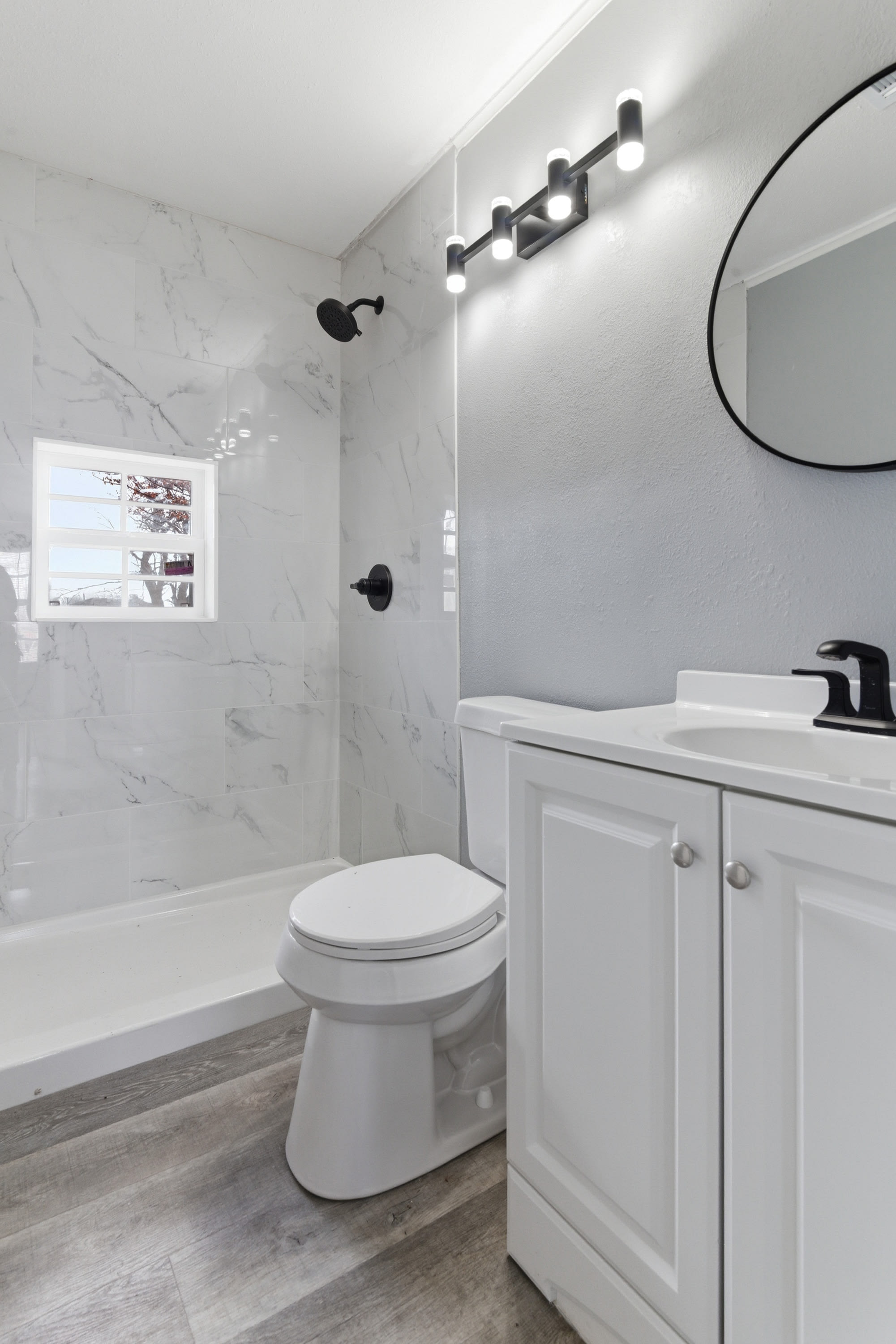 1717 N Harvard Ave – photo 2