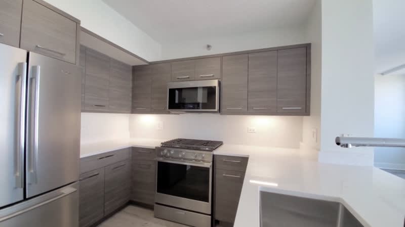306 N Canal St – photo 1