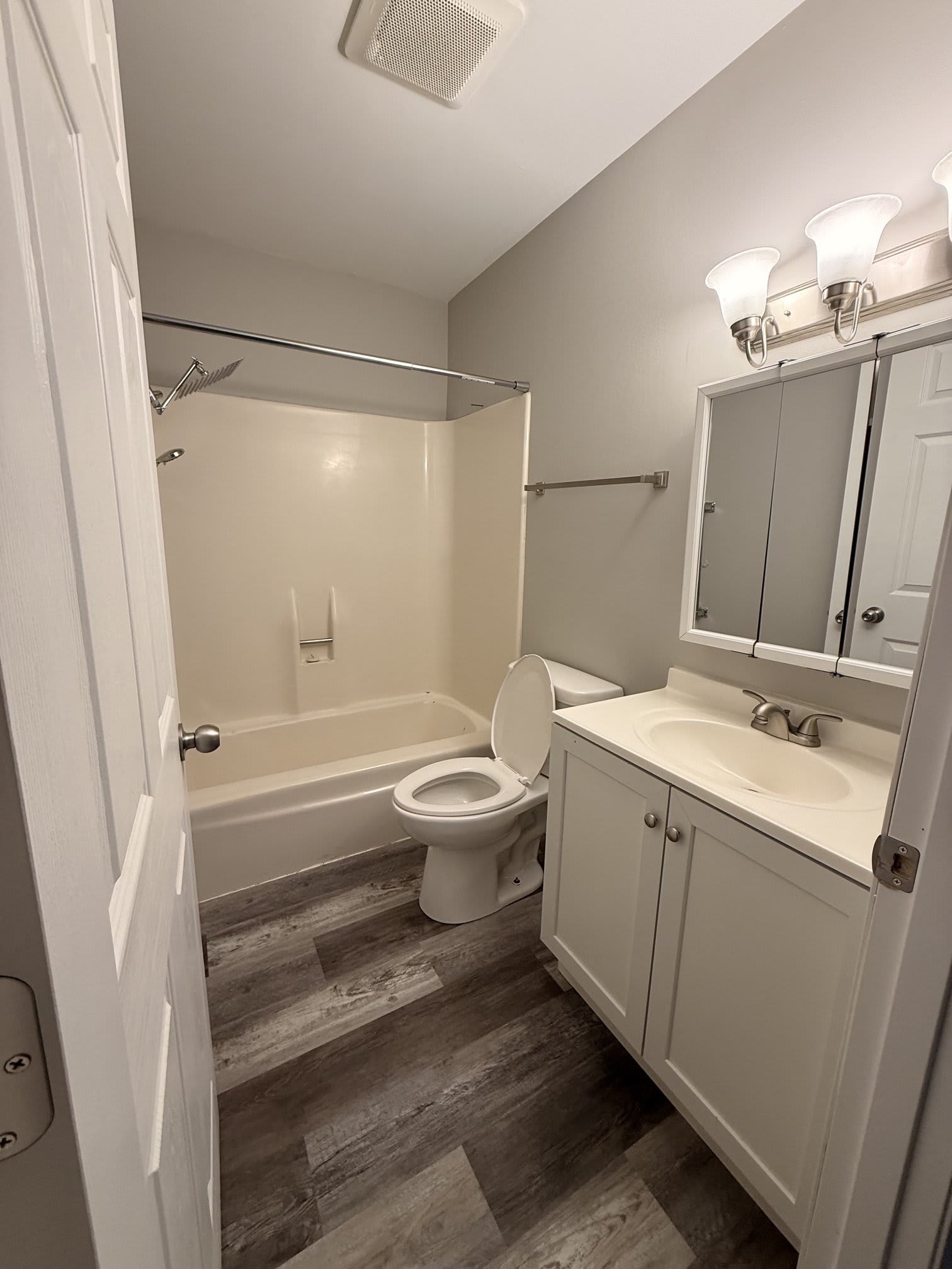 185 Susan Street – photo 3