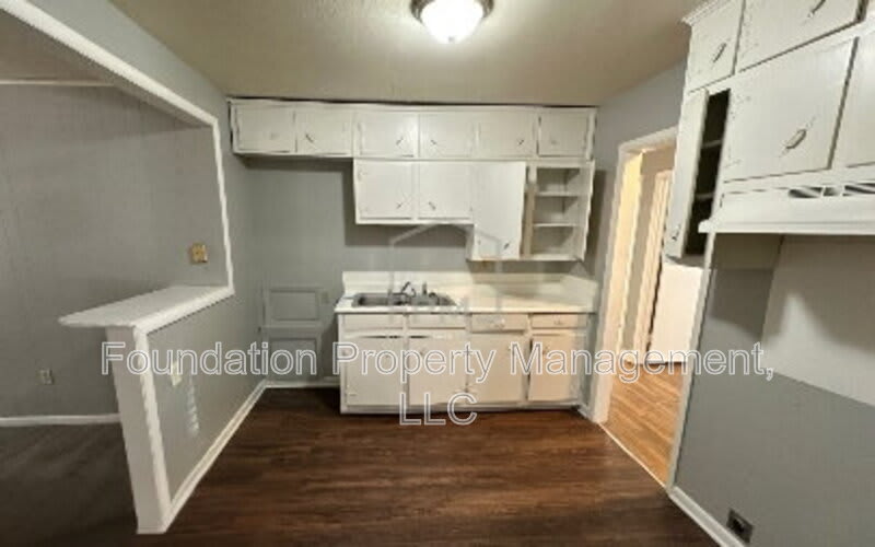 1700 Dabbs Avenue – photo 4