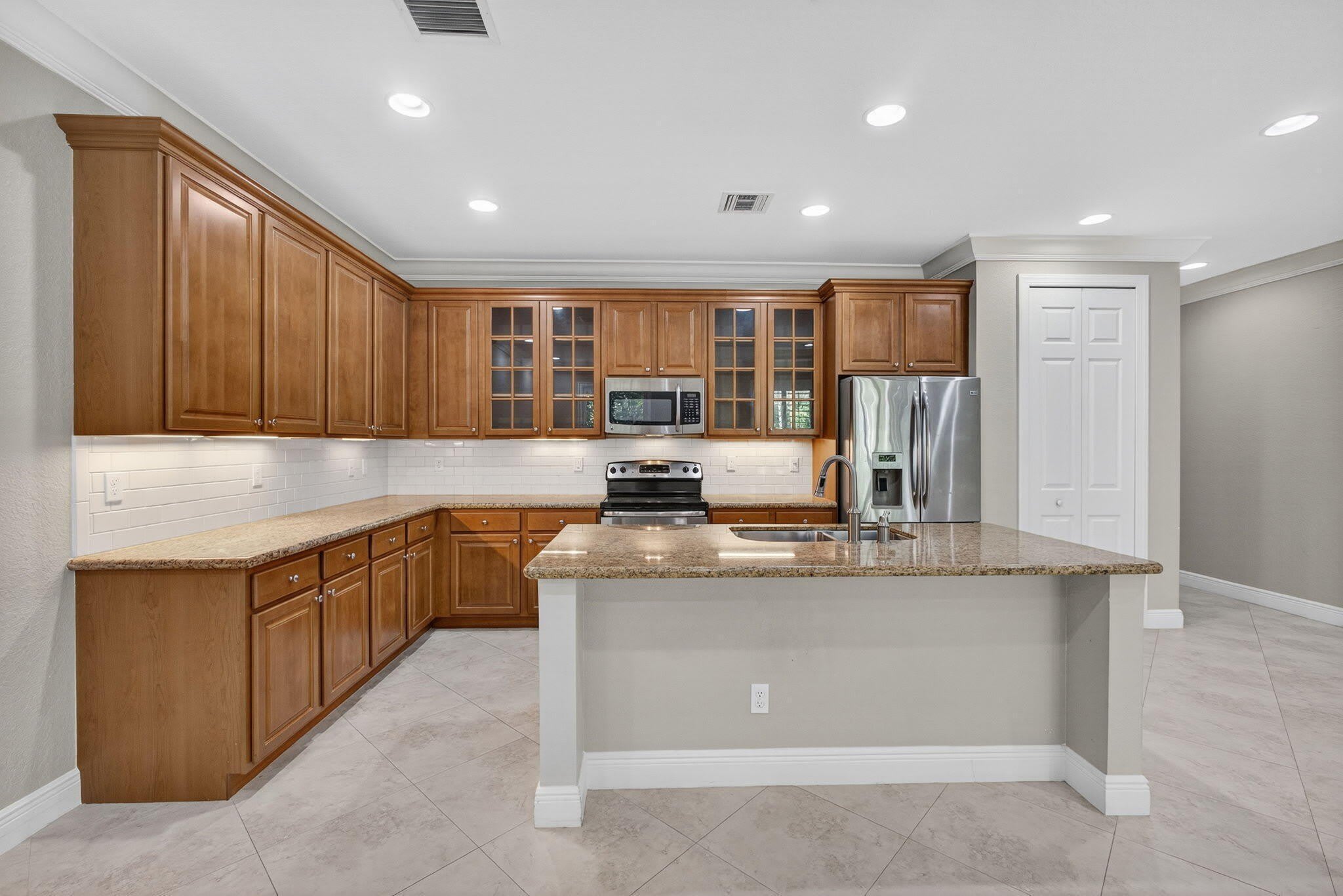 4803 CADIZ Circle – photo 4