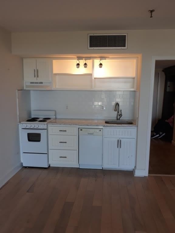 1 Marina Drive – photo 1
