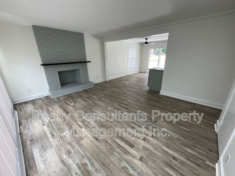 4026 Sedgewood Lane – photo 4