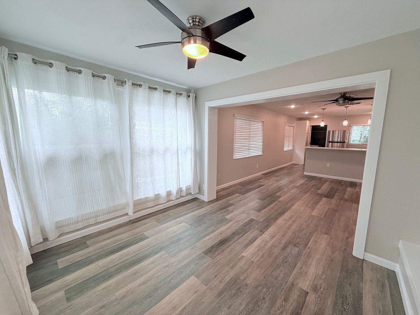 Charming 2-Bed/1-Bath Home for Rent in Southgate!! – photo 4