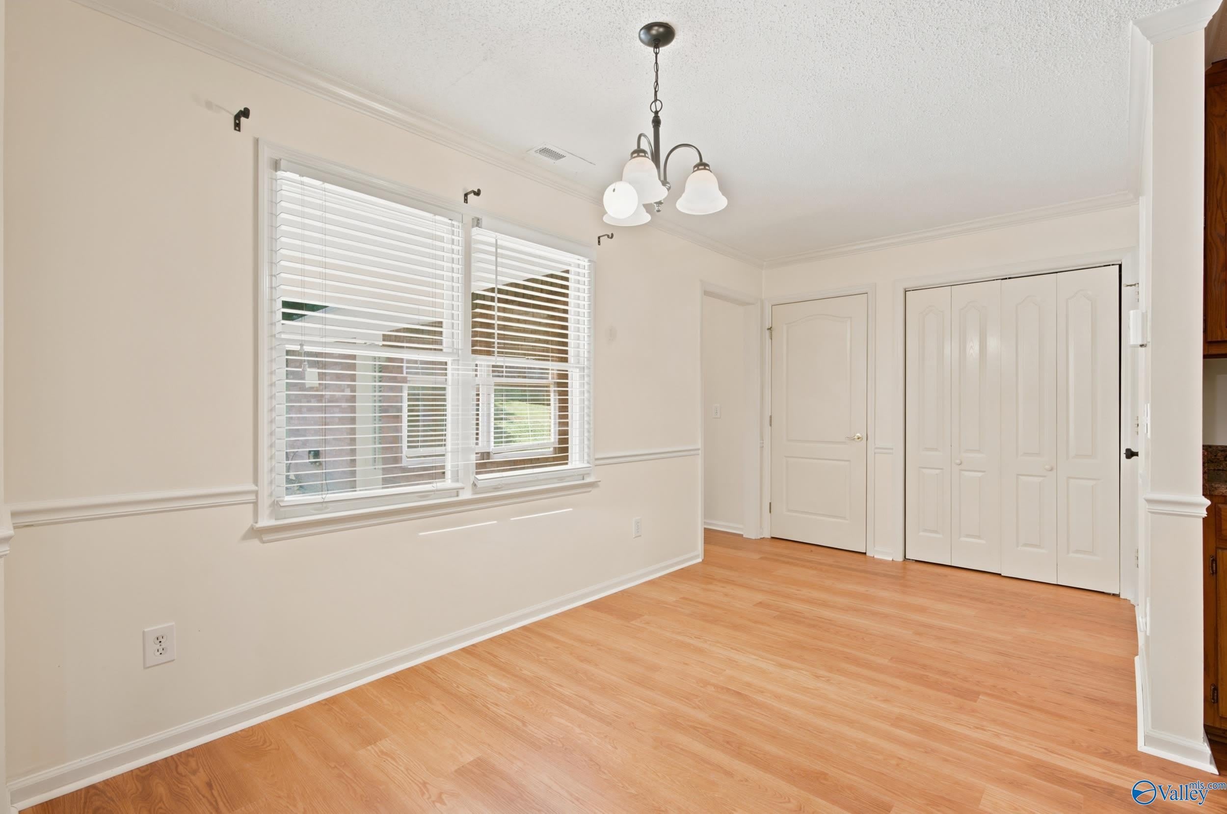 135 Castleton Drive – photo 5
