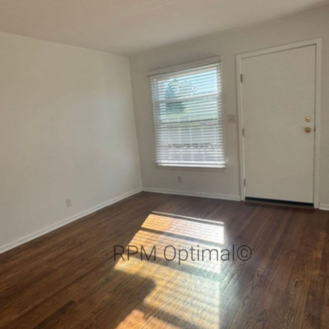 Real Character. Real Price. Real Location. Mid-City 1-Bedroom, Move-In Ready – photo 4