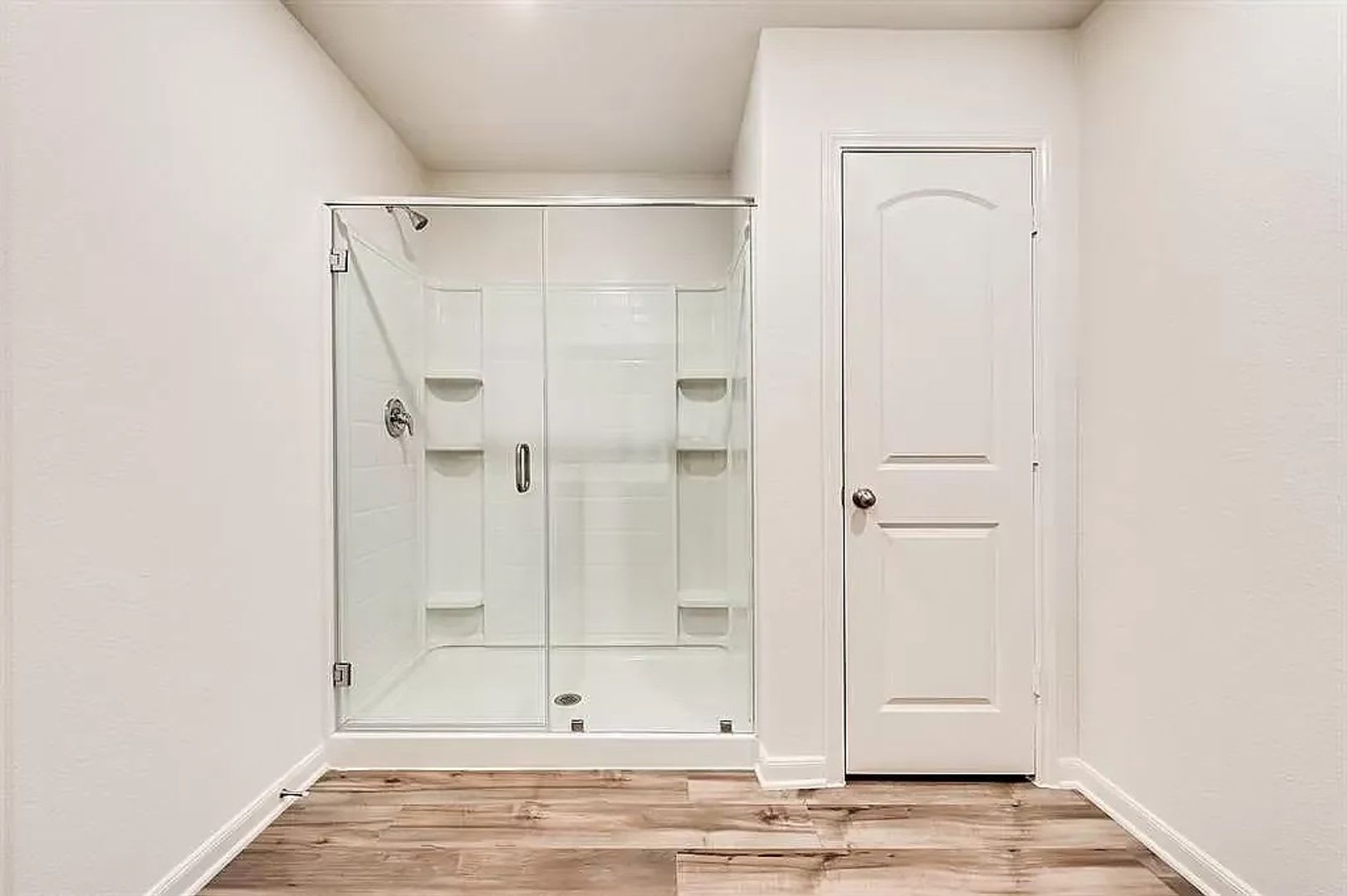 Room in 4 Bedroom Home at Musselshell Dr – photo 5