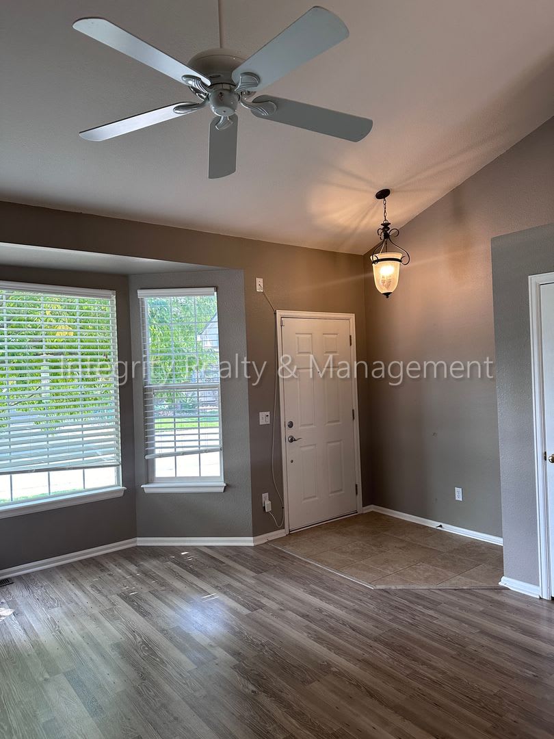 3 Bed/2.5 Bath, 1,891 Sqft – photo 5