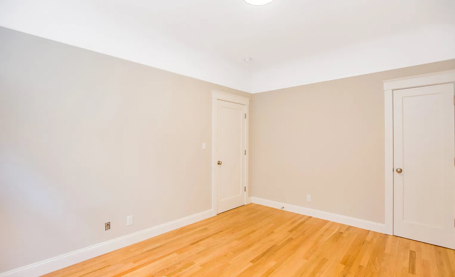282 Linden St – photo 4