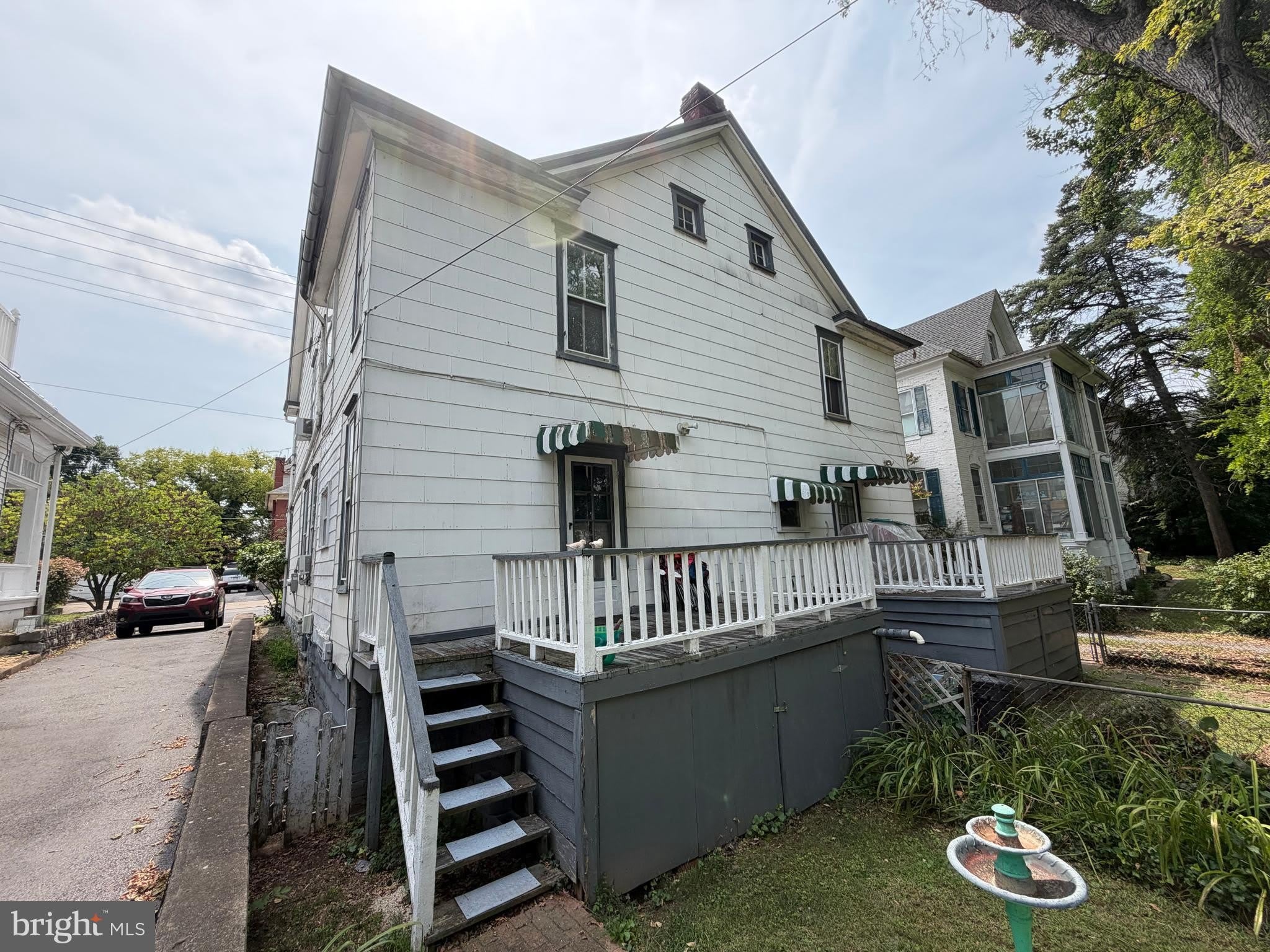 508 W BURKE Street – photo 4