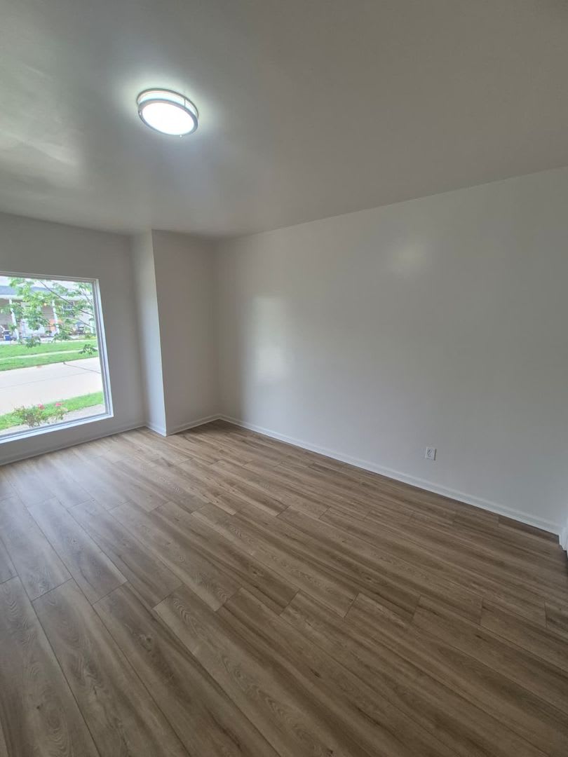 143 Kenton St, Elsmere, KY – Spacious 3-Bedroom, 2-Bath Home – photo 3