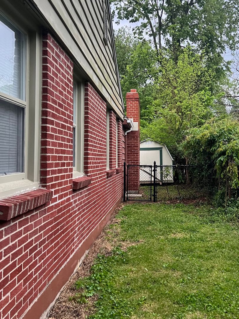 Stunning 3 Bedroom 2 Bath Home In University Heights Springfield A Perfect Blend Of Elegance And Convenience – photo 4