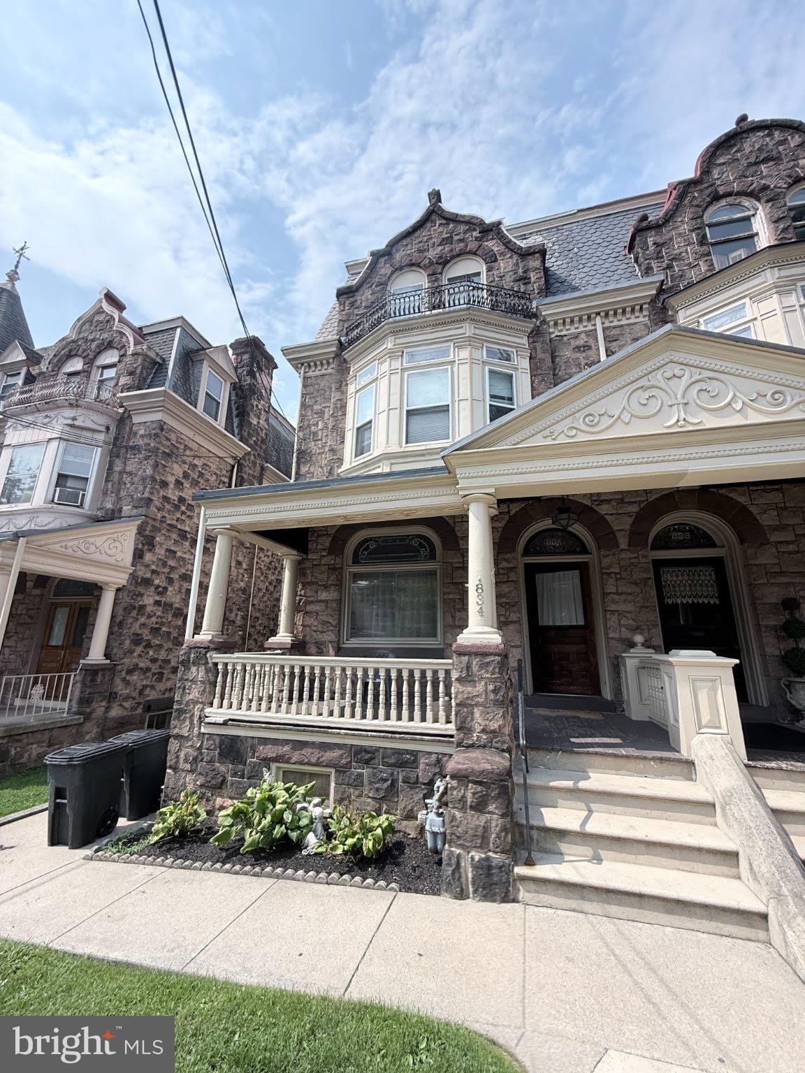 834 CENTRE Avenue – photo 1