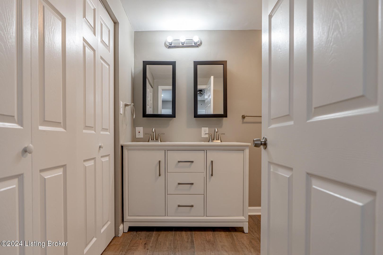 Newly Remodeled Germantown Home! – photo 2