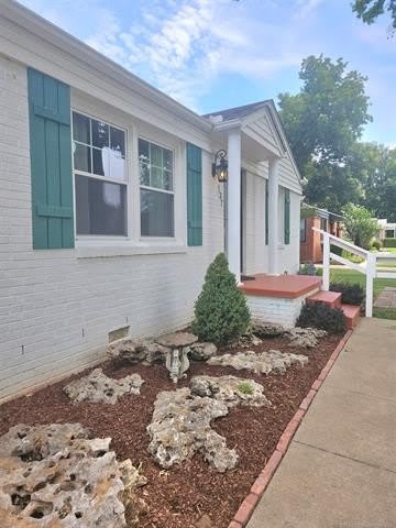 137 E 35th Street – photo 3