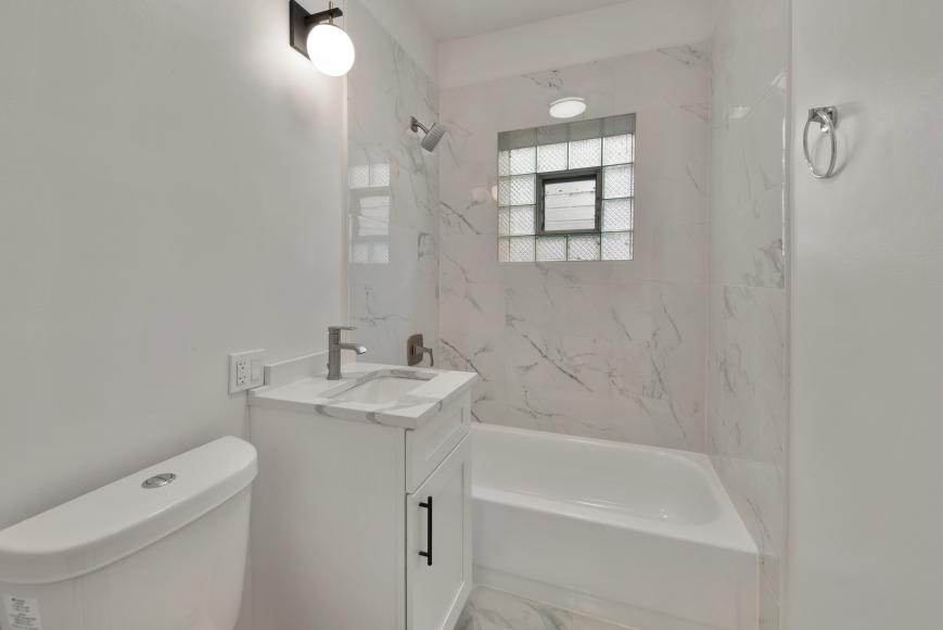 3058 West Cortland – photo 2