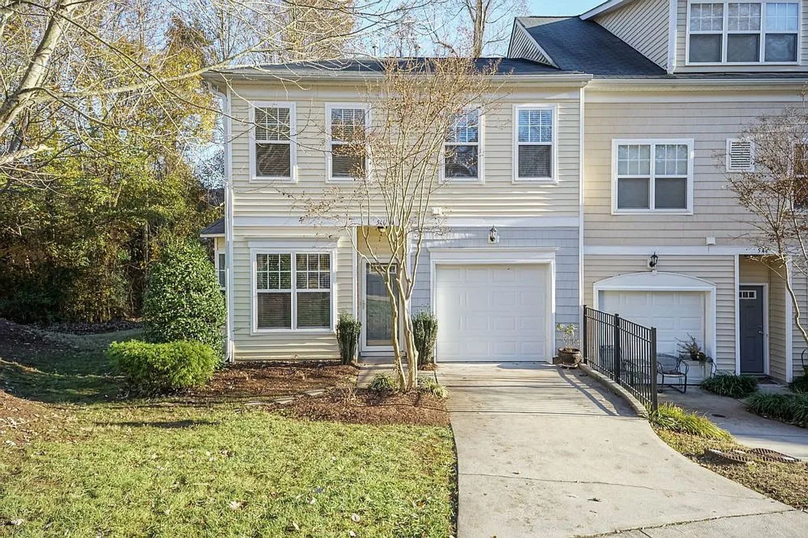 3 Bedroom Townhome With Garage Walk To Downtown Wake Forest – photo 3