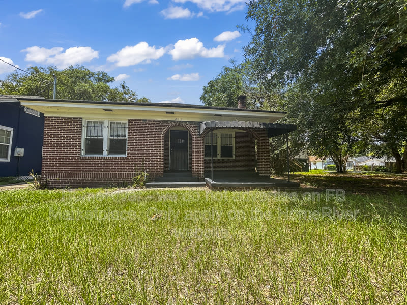811 Broxton St – photo 1