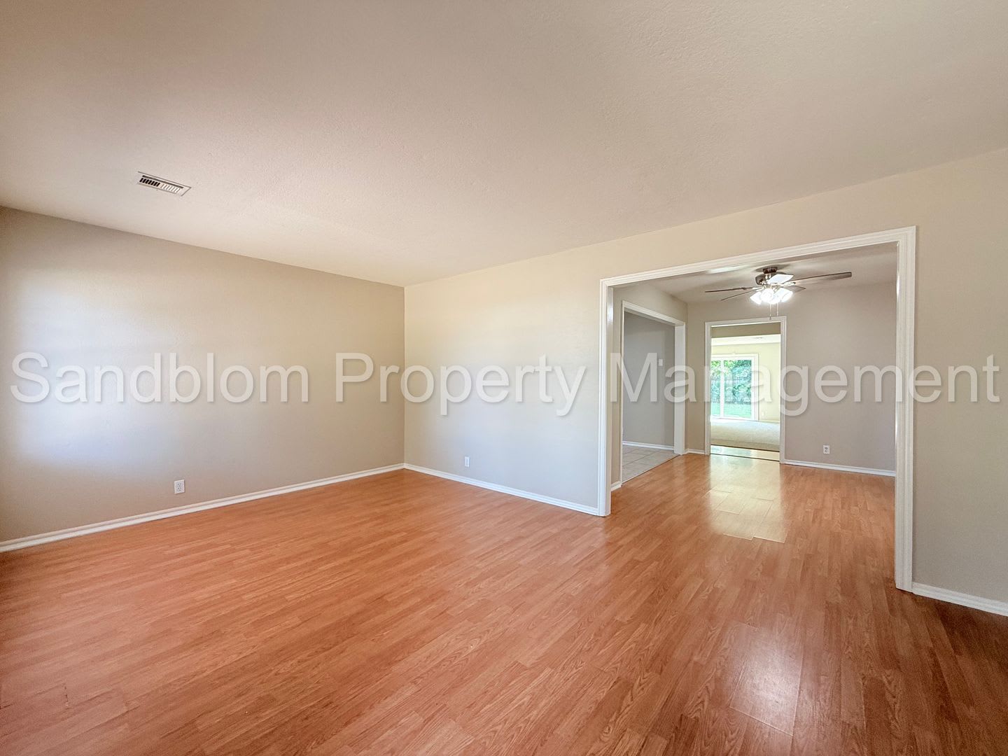 FOR LEASE – photo 3