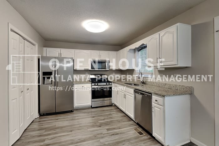 360 Warrenton Drive – photo 5