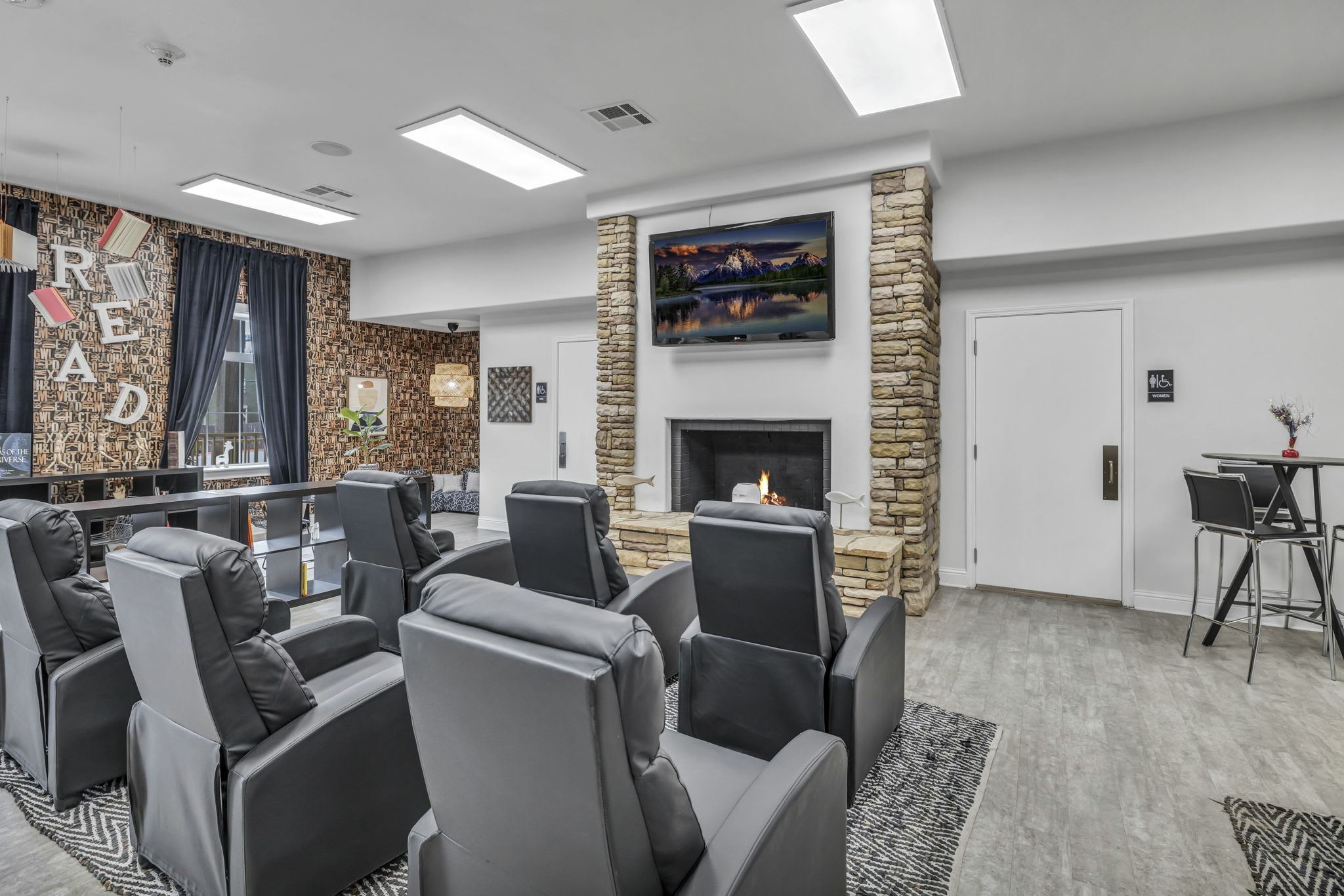 The Palms on Lamar-Affordable Housing – photo 3
