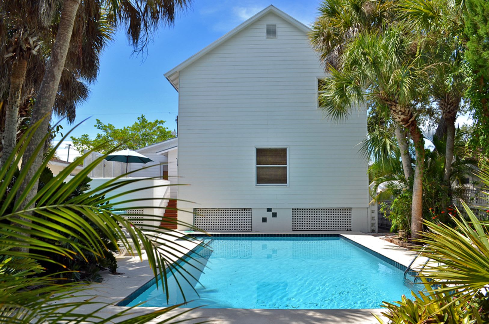 Key West style home on Siesta Key minutes to village and beaches – photo 4