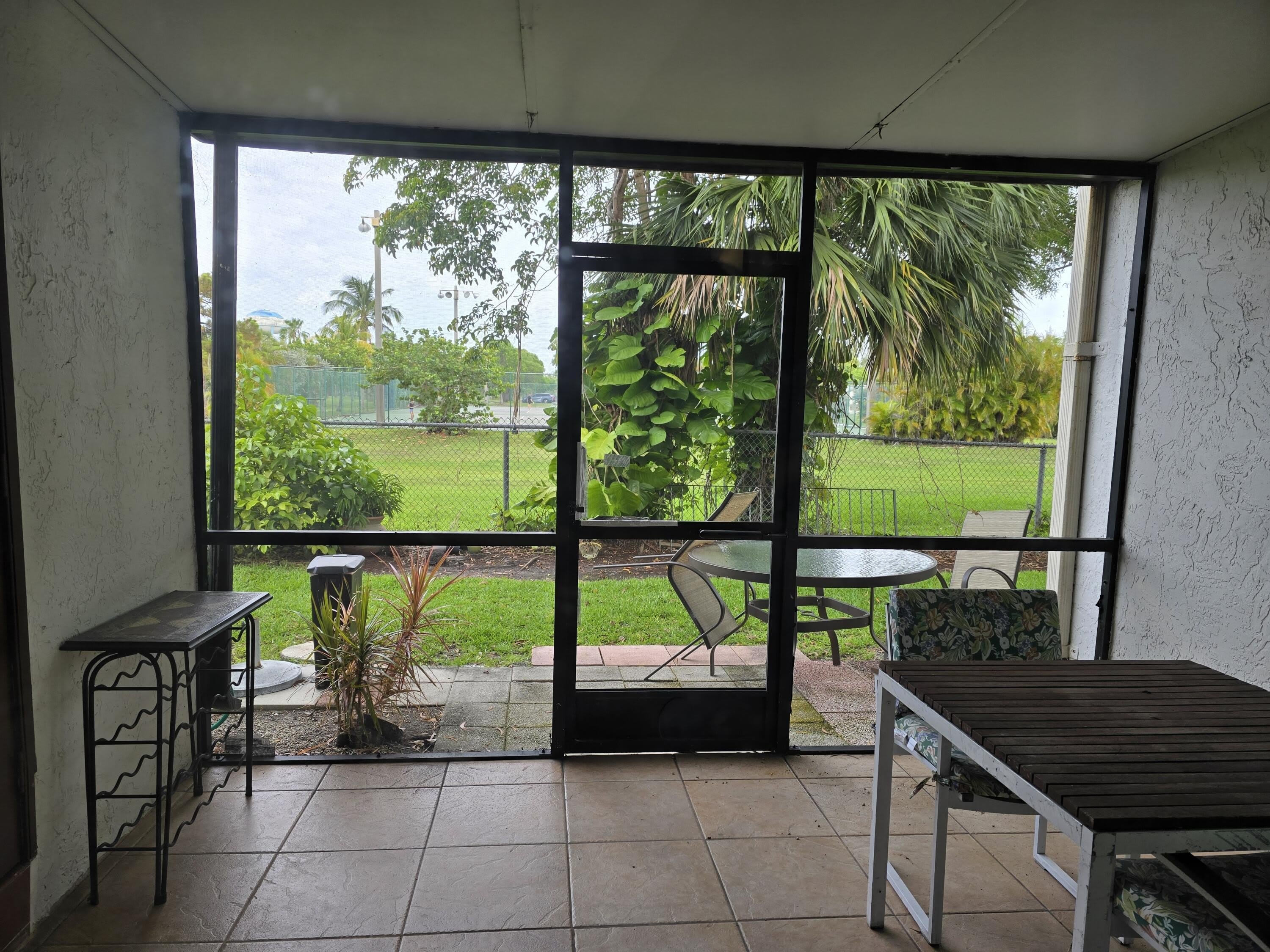 2153 N 14Th Avenue – photo 2