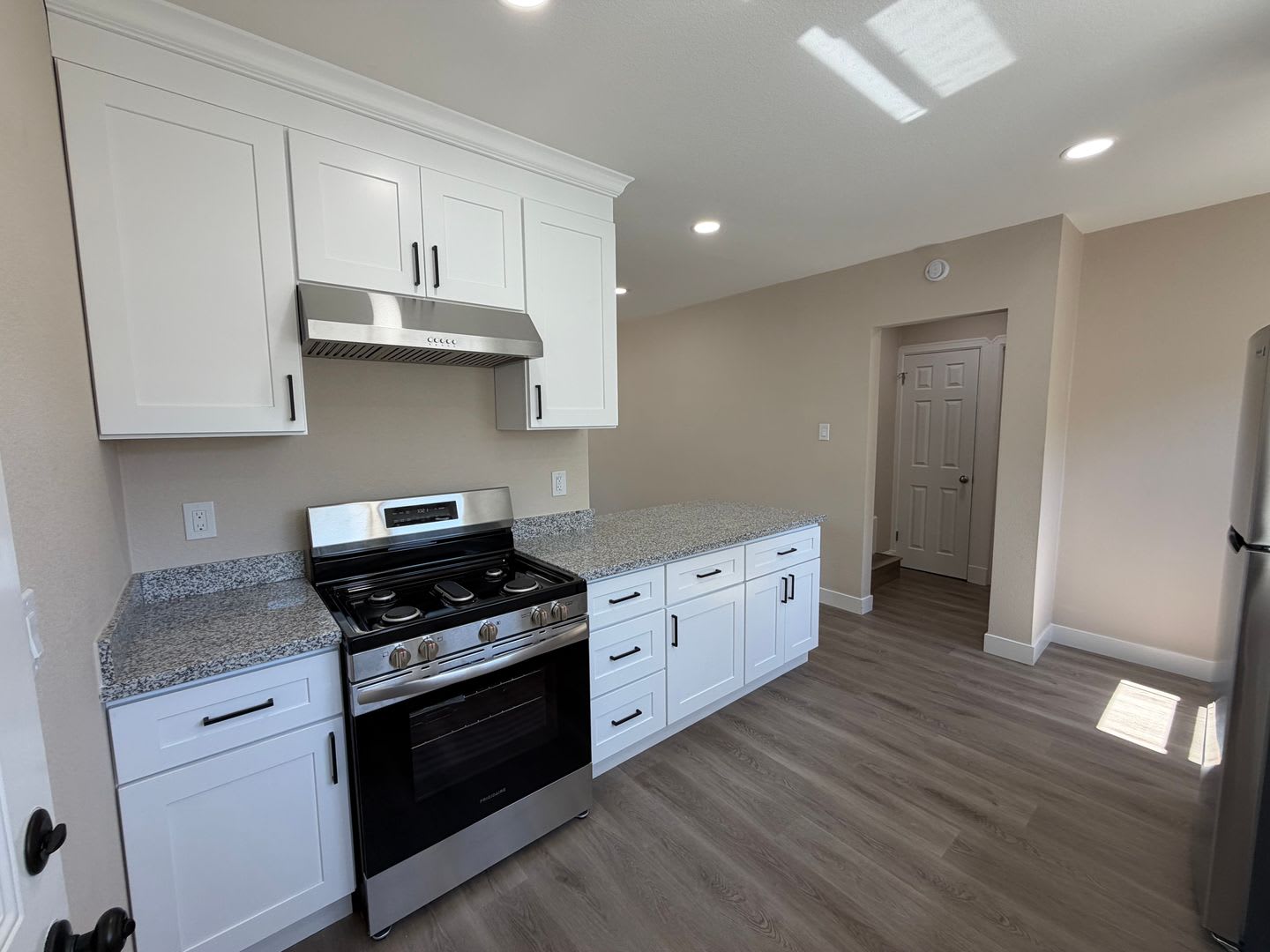 Quaint 1 Bedroom And 1 Bathroom Home Completely Renovated Rental – photo 2