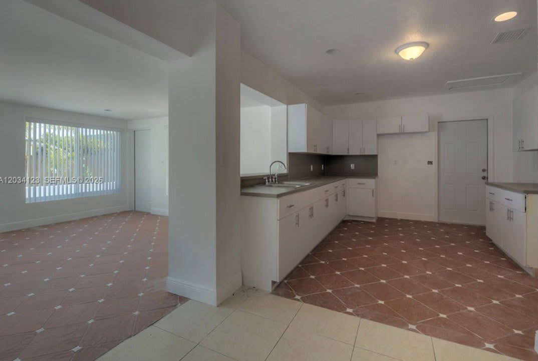 160 Northwest 199th Street – photo 5
