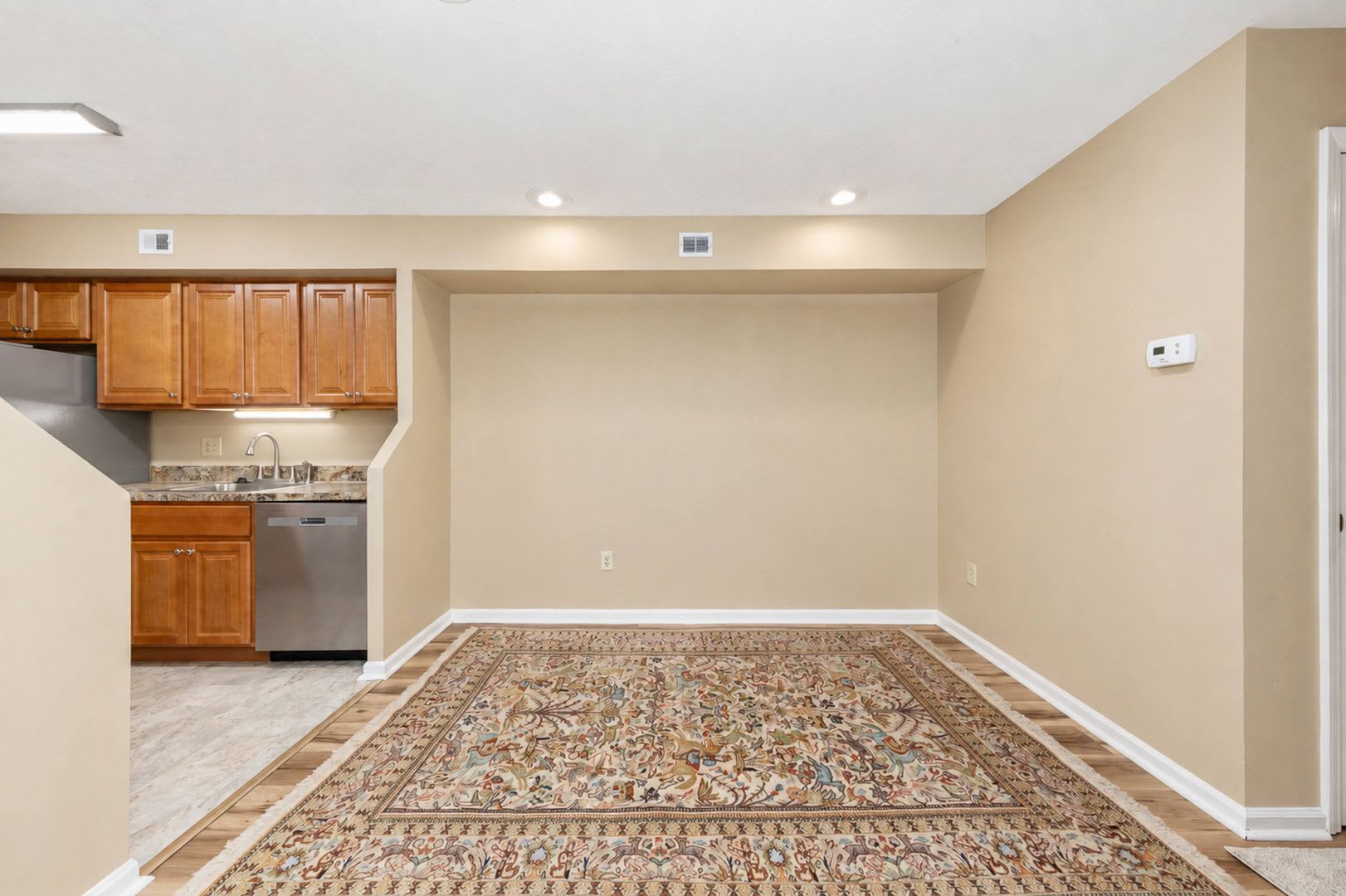 Beautiful 2 bed condo Near Newtown – photo 4
