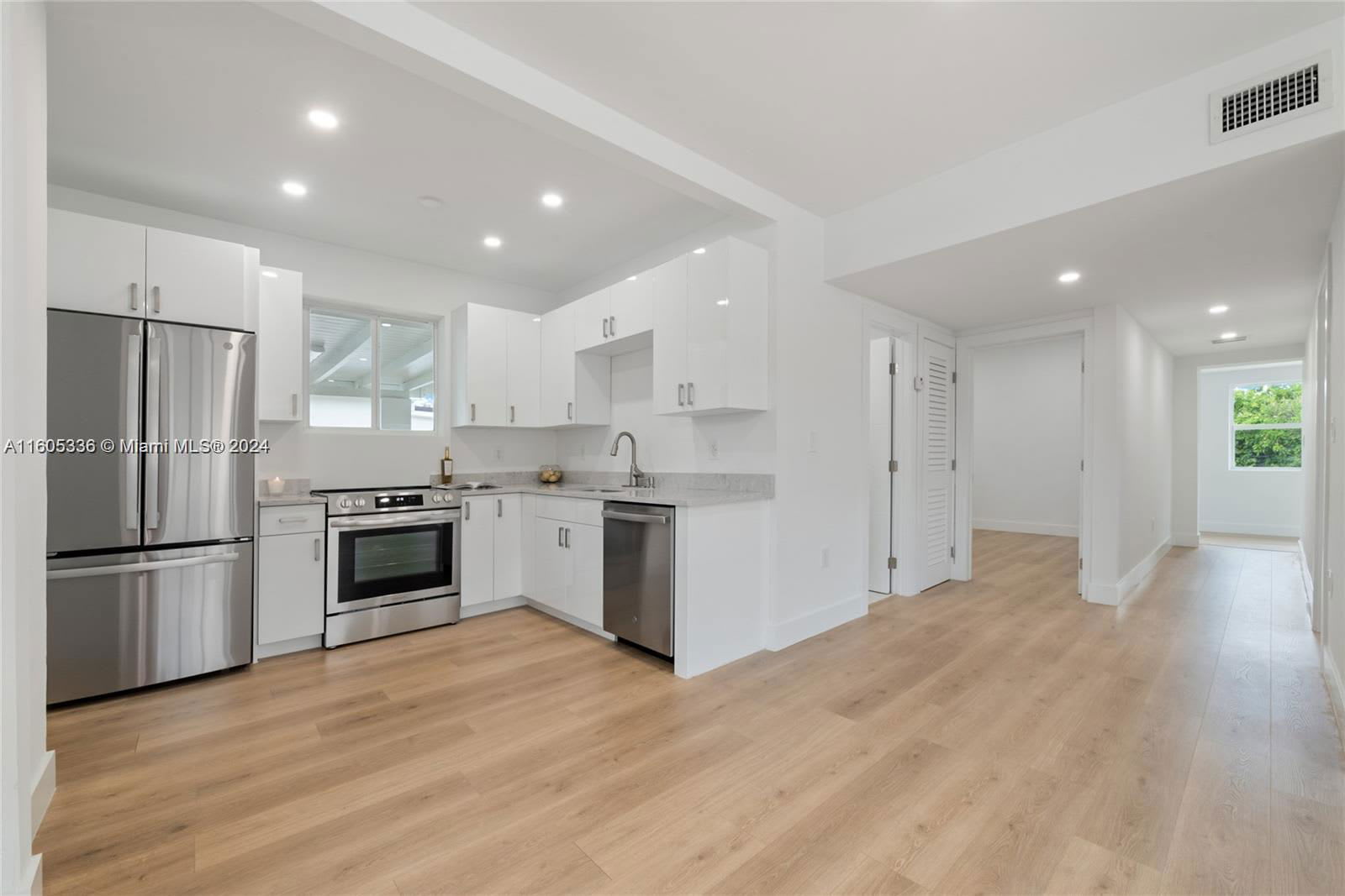 2811 Southwest 65Th Avenue – photo 3