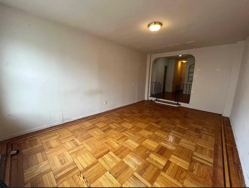 1175 Morris Avenue – photo 4