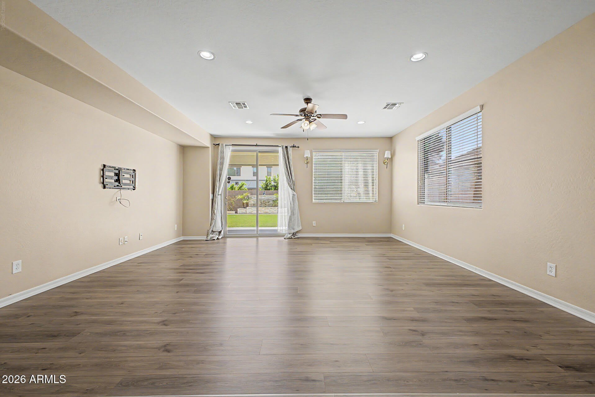 2531 E ELEANA Lane – photo 5