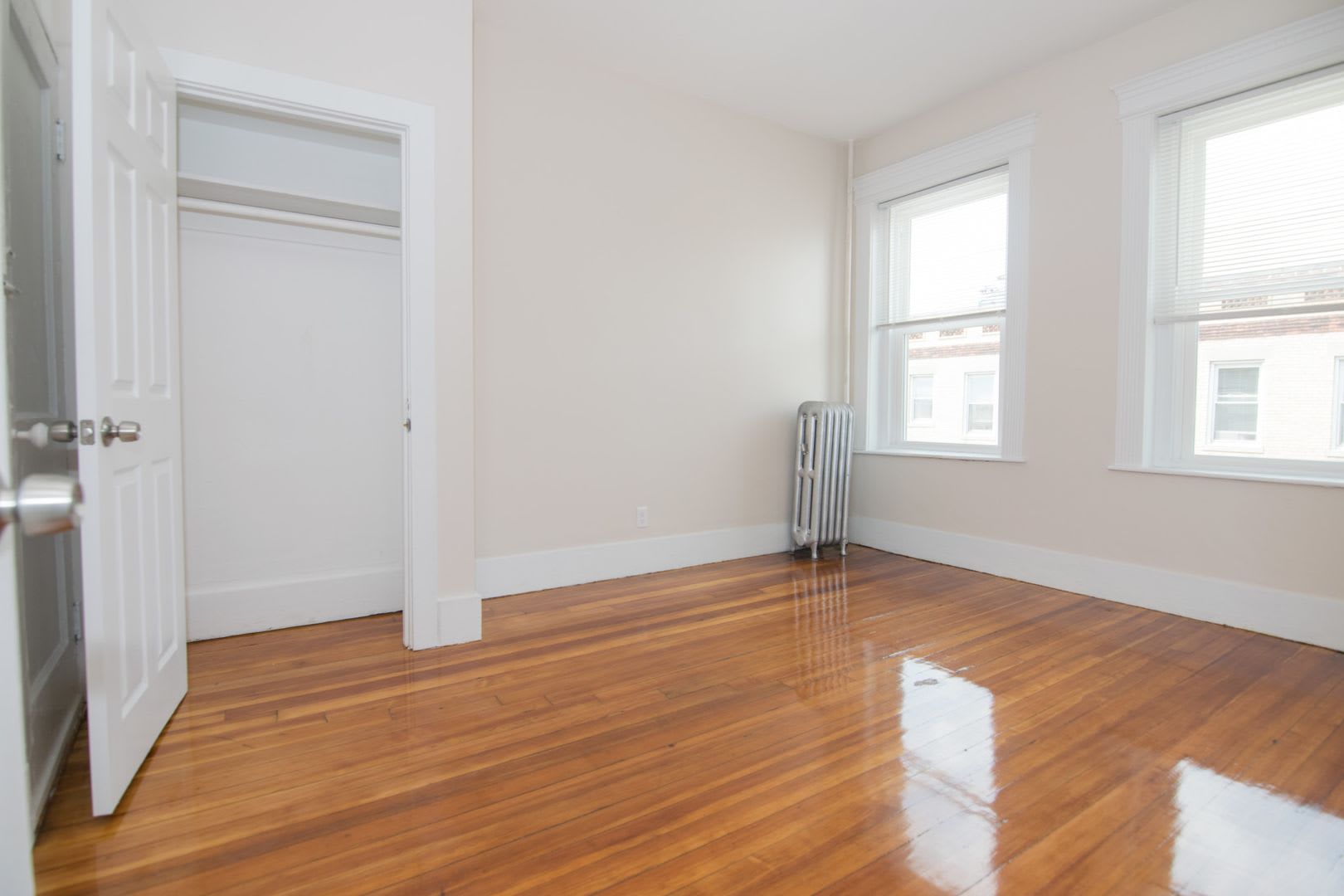 Nicely renovated 4 bed unit near the Green Line and BU! – photo 3