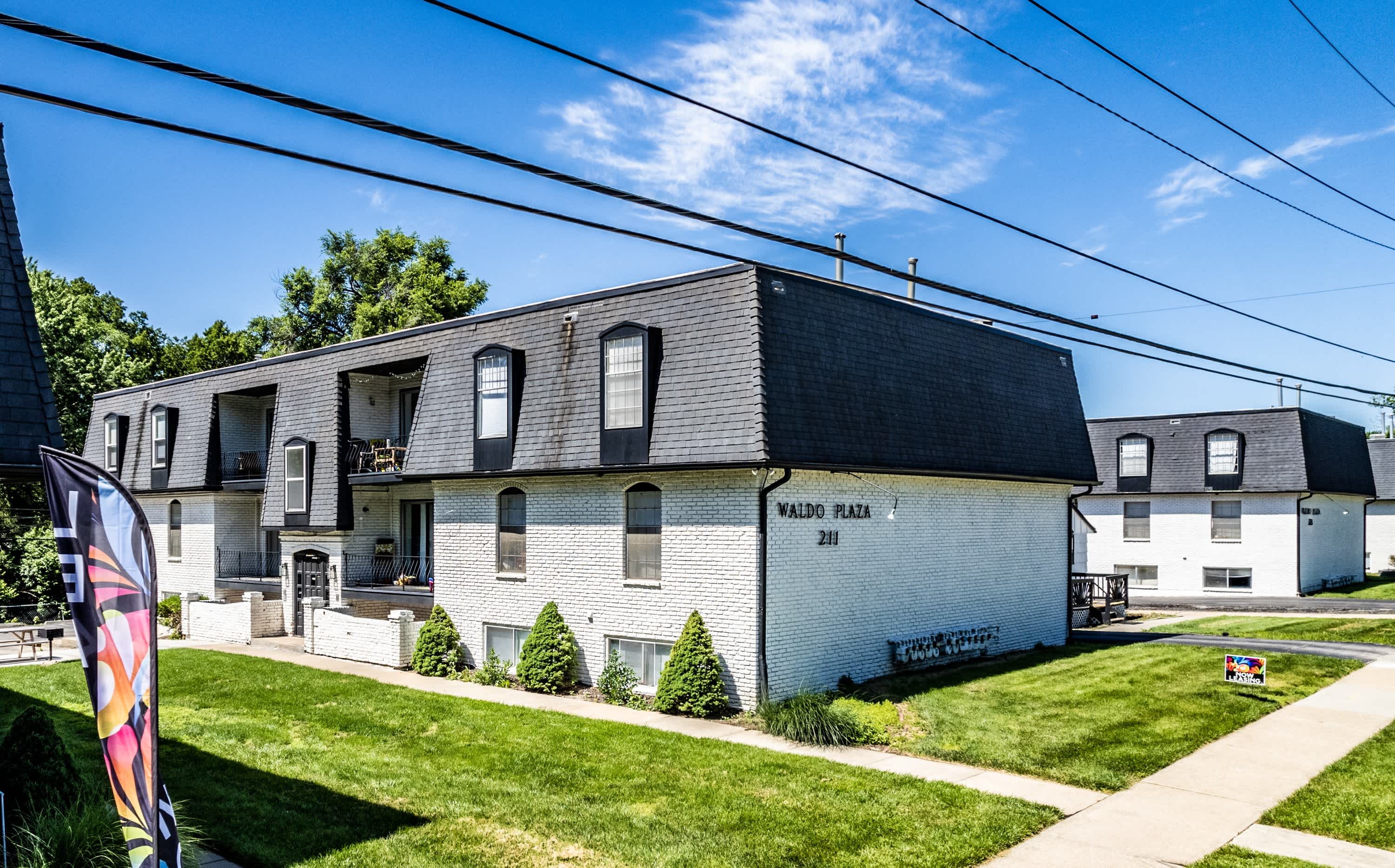 Waldo Plaza Apartments – photo 2