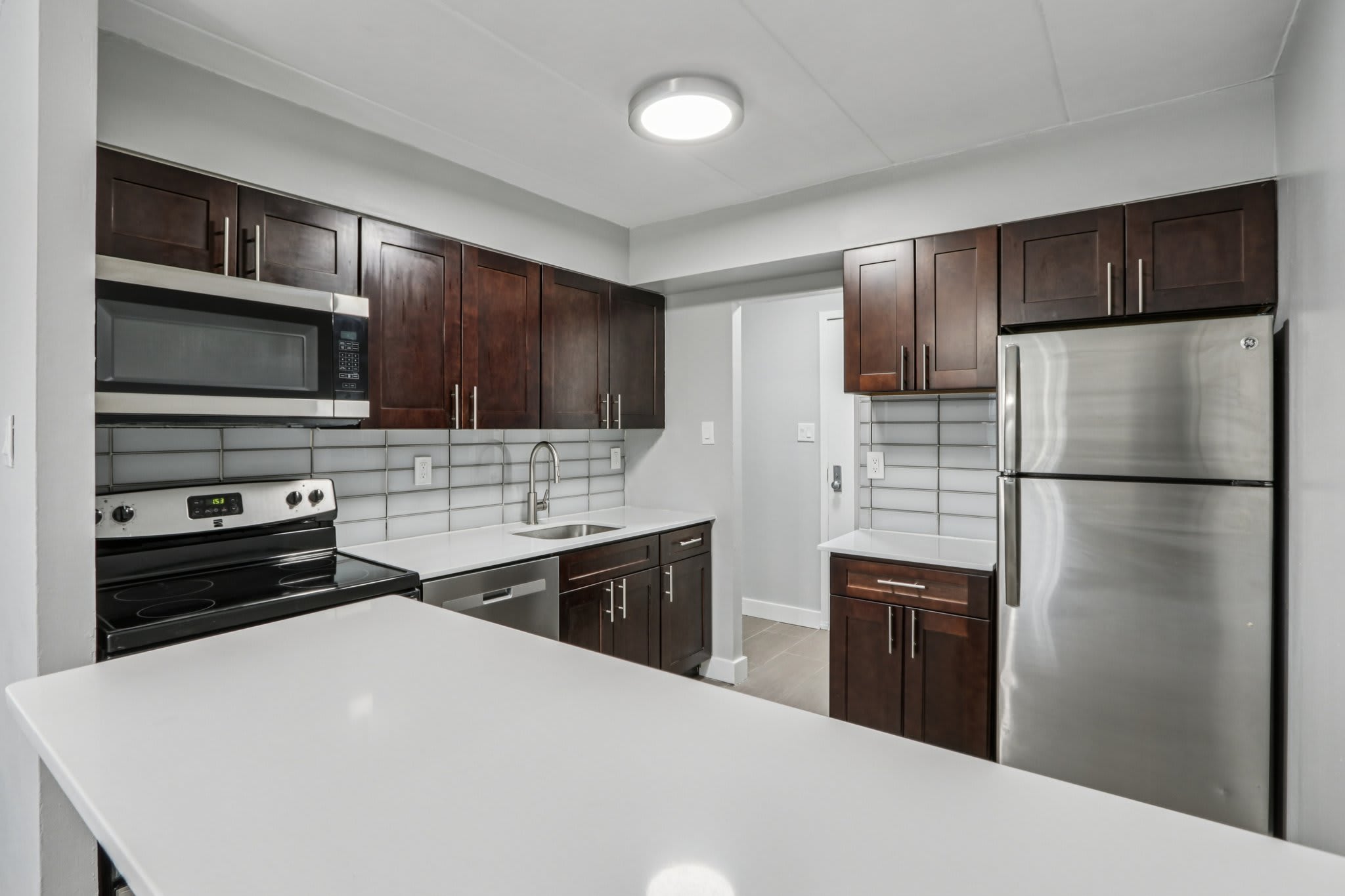 Laverock Place Apartment – photo 2