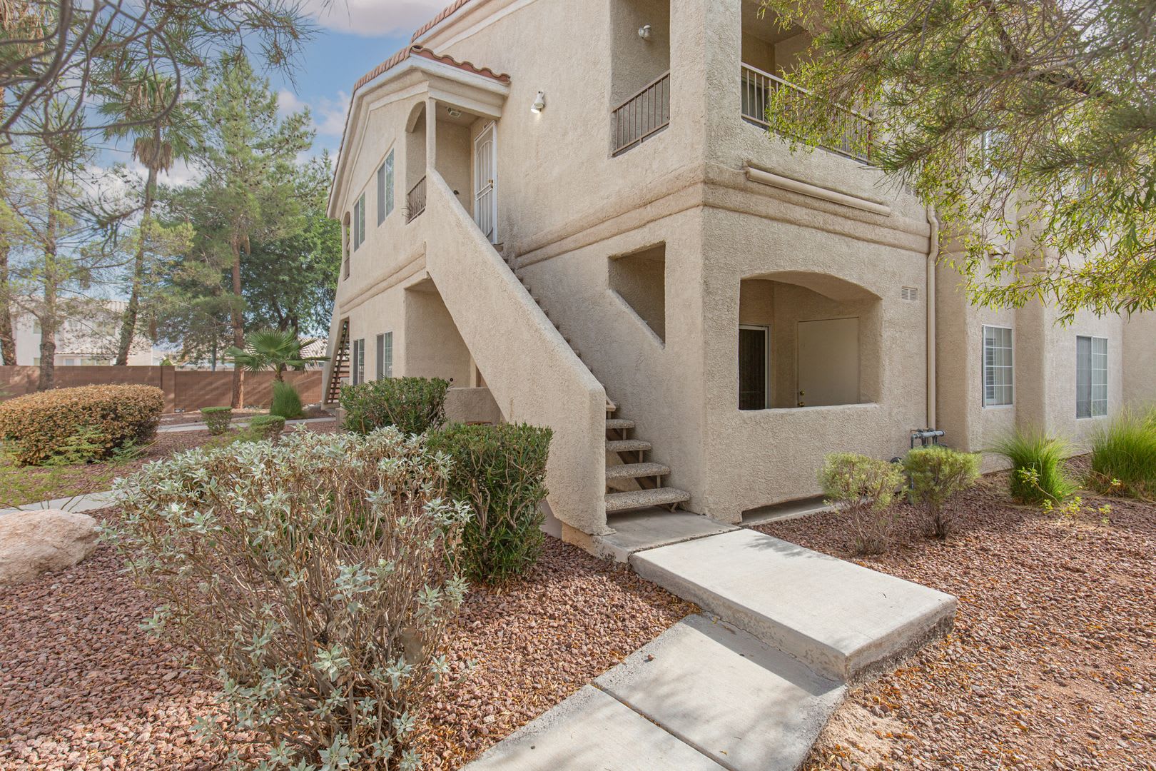 Adorable 1 Bedroom Condo on the First Floor – photo 3