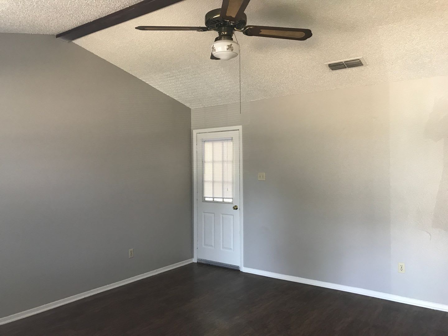 3/2 Fenced yard and Pet Friendly PTISD – photo 2
