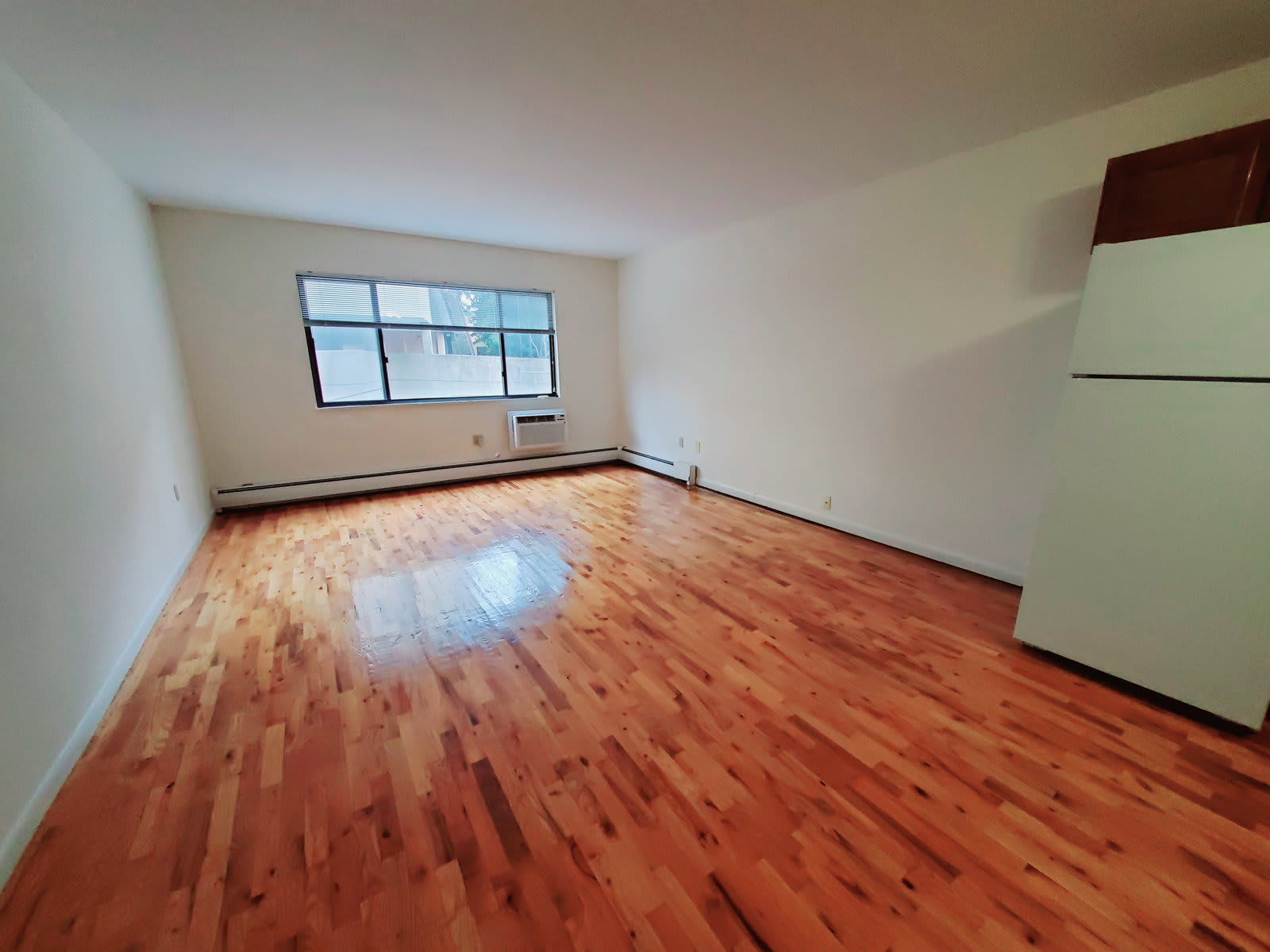 960 Hope Street – photo 2