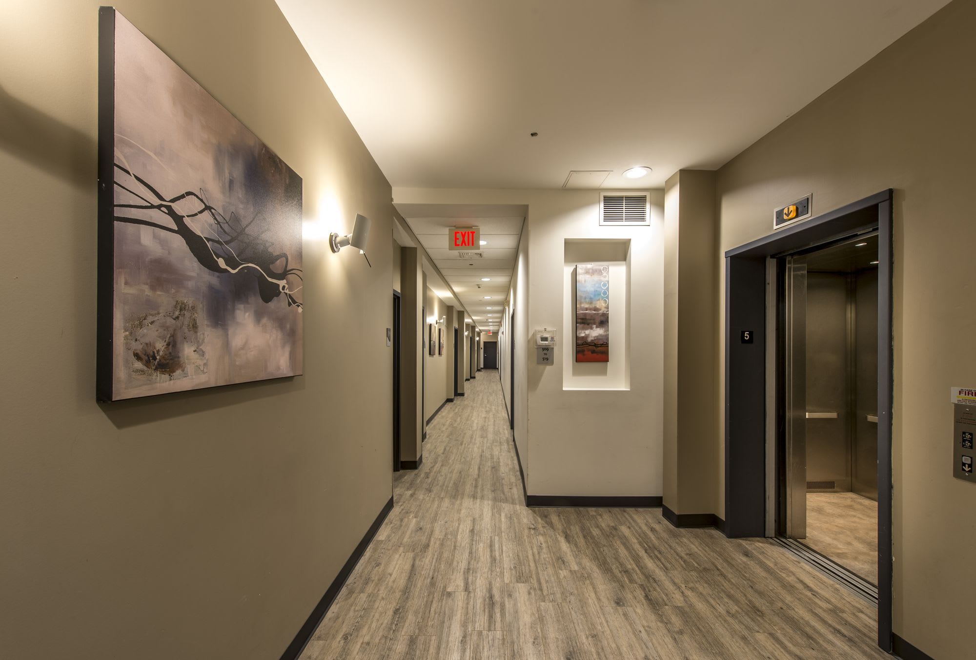 160 East Berkeley Street – photo 4