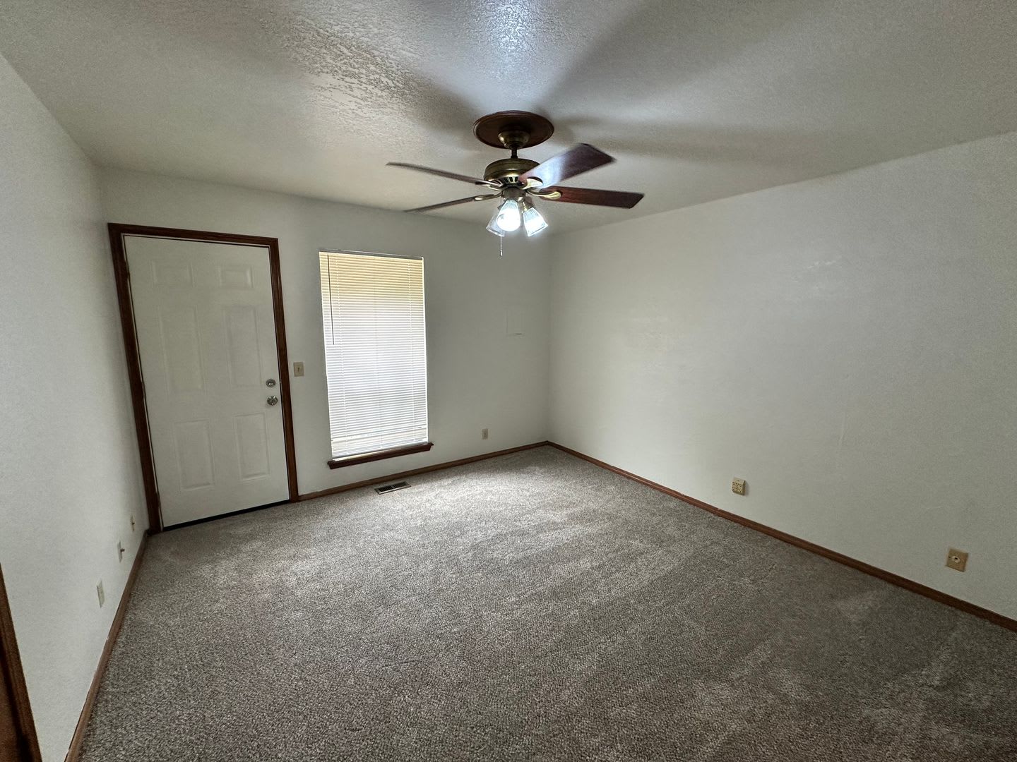 Beautiful 3-Bedroom Duplex in the Heart of Norman! – photo 4