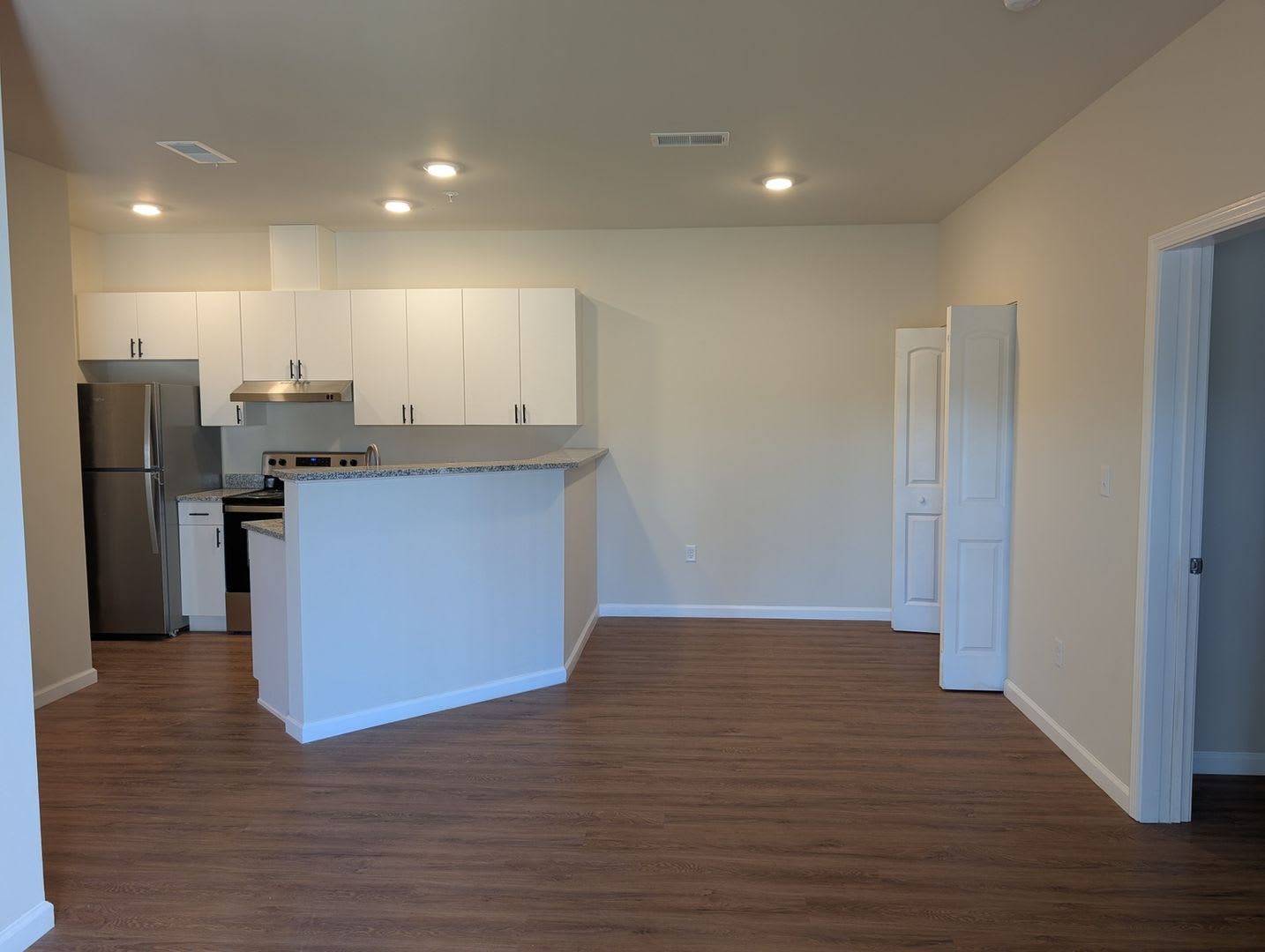 Charming 2BR Condo in Dardenne Prairie – photo 3