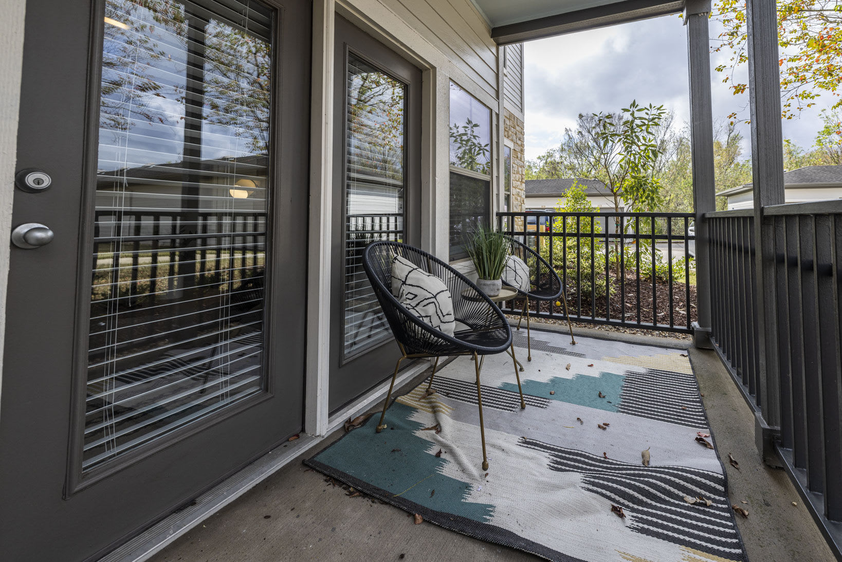 1 Bedroom 1 Bath Move In Ready – photo 3