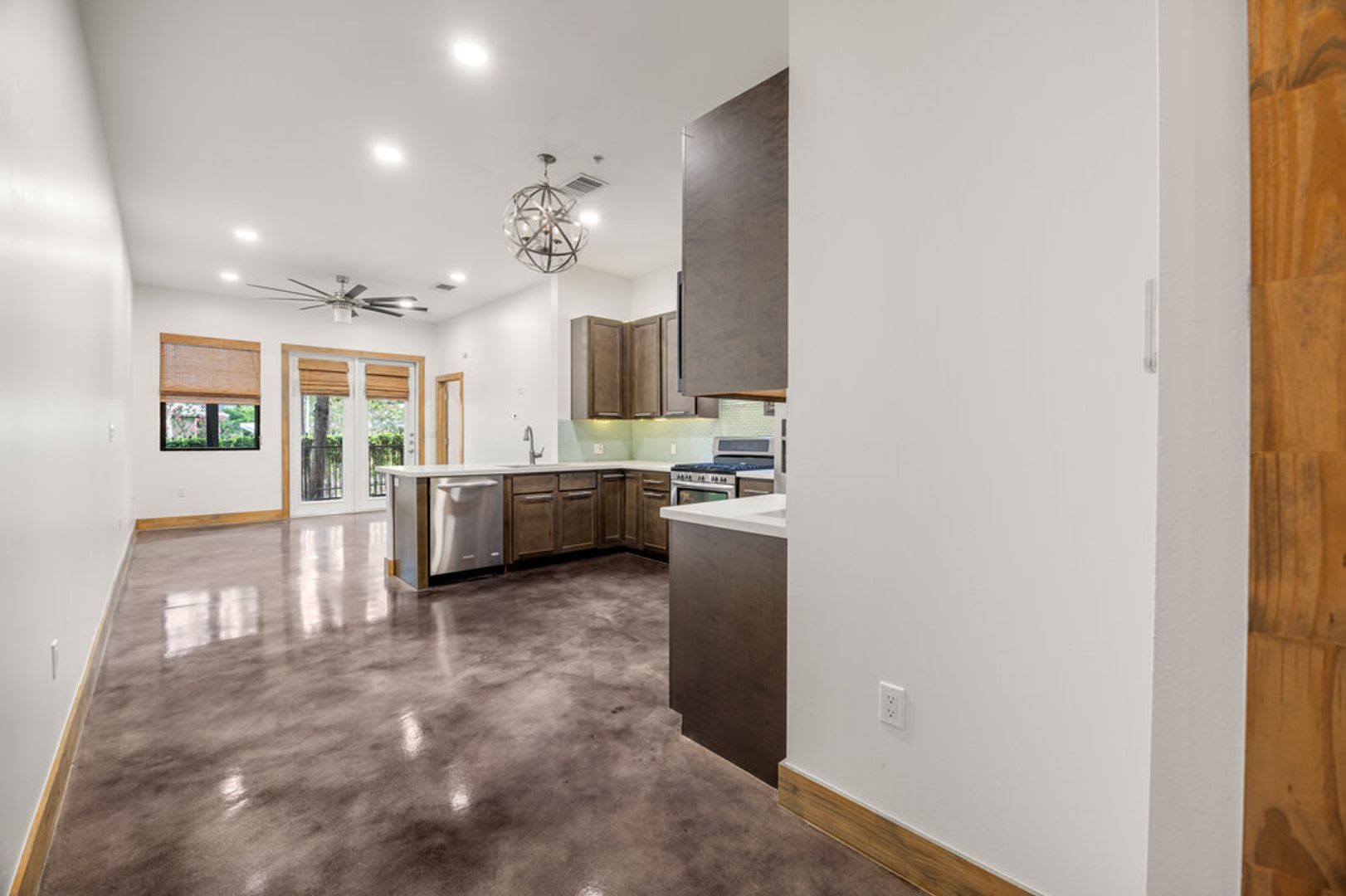 Urban Living At Its Finest! – photo 4