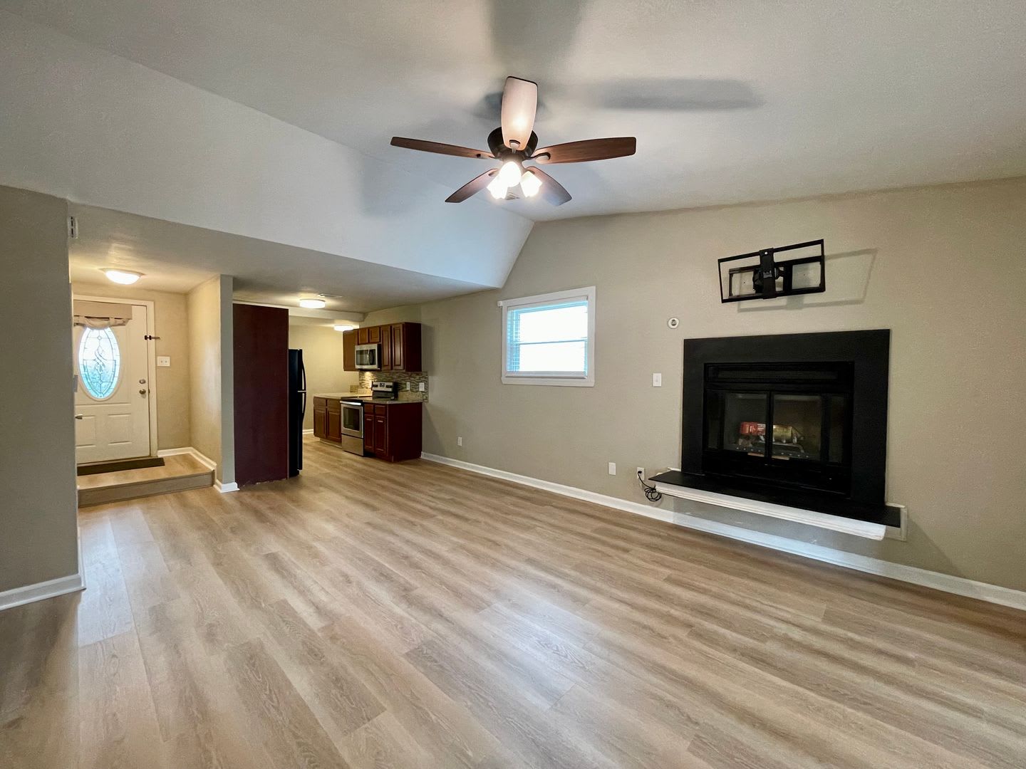 Charming 3-Bedroom Home with Bonus Flex Space – photo 5