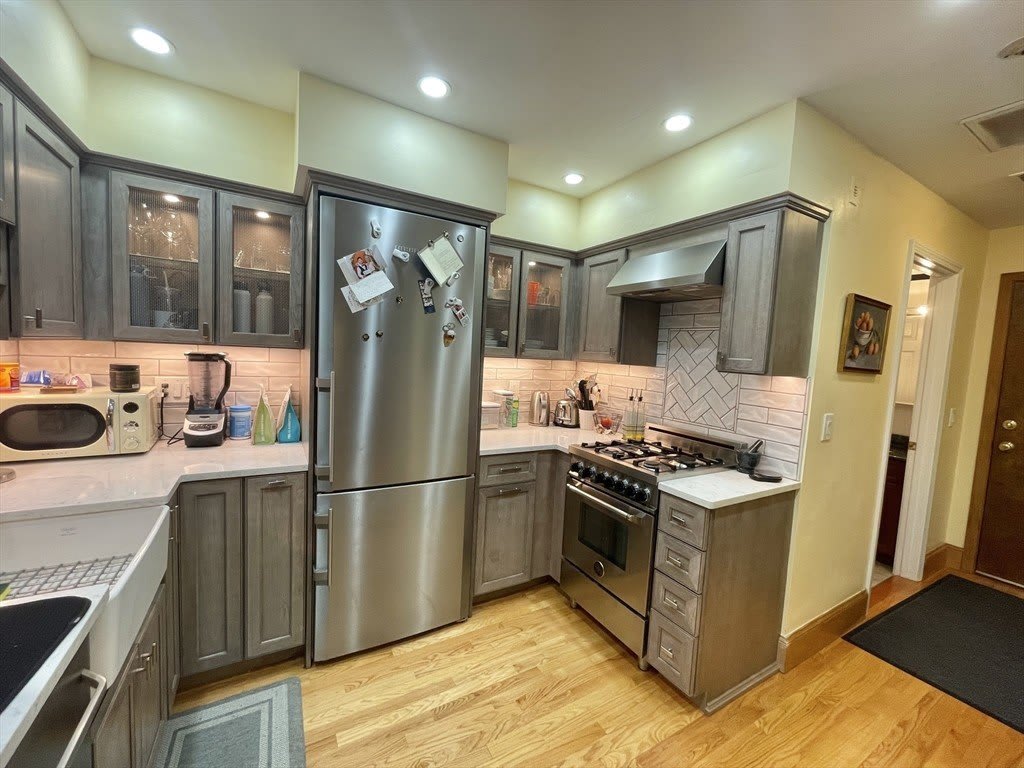 128 Warren St. – photo 5