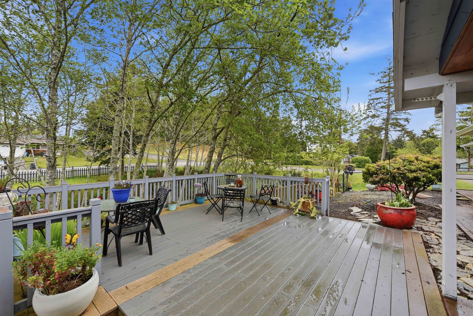 3 Bedroom, 2 Bathroom Home with Plenty of Space – photo 3
