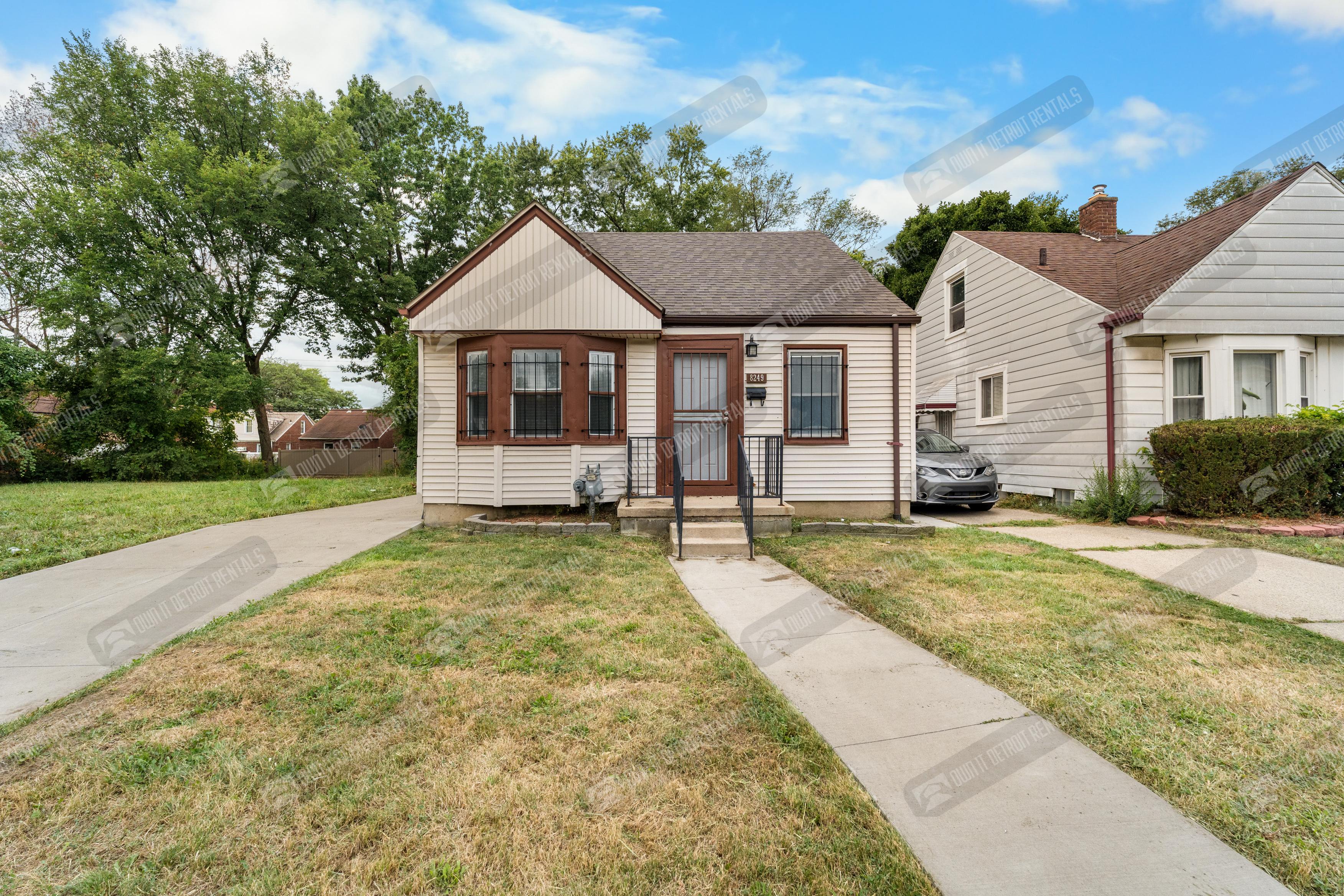 8249 Robson St – photo 1