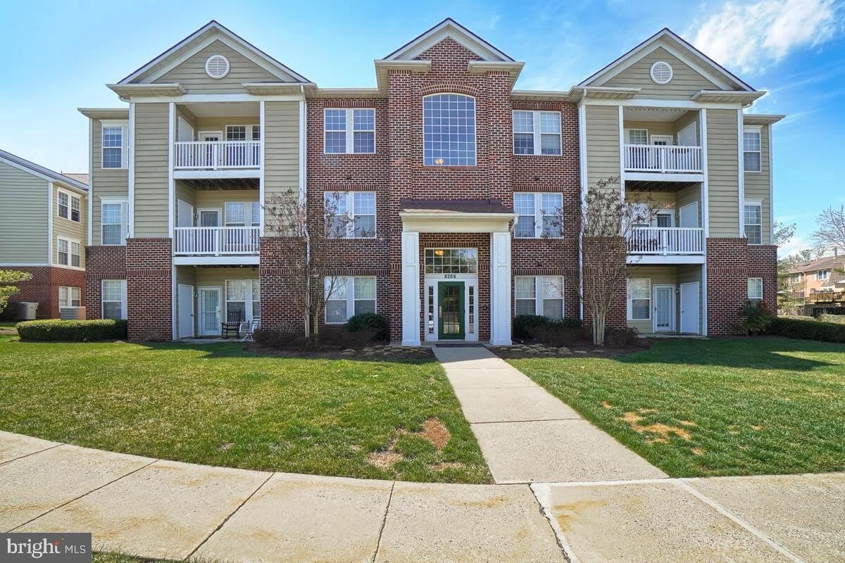 8206 BLUE HERON Drive – photo 1