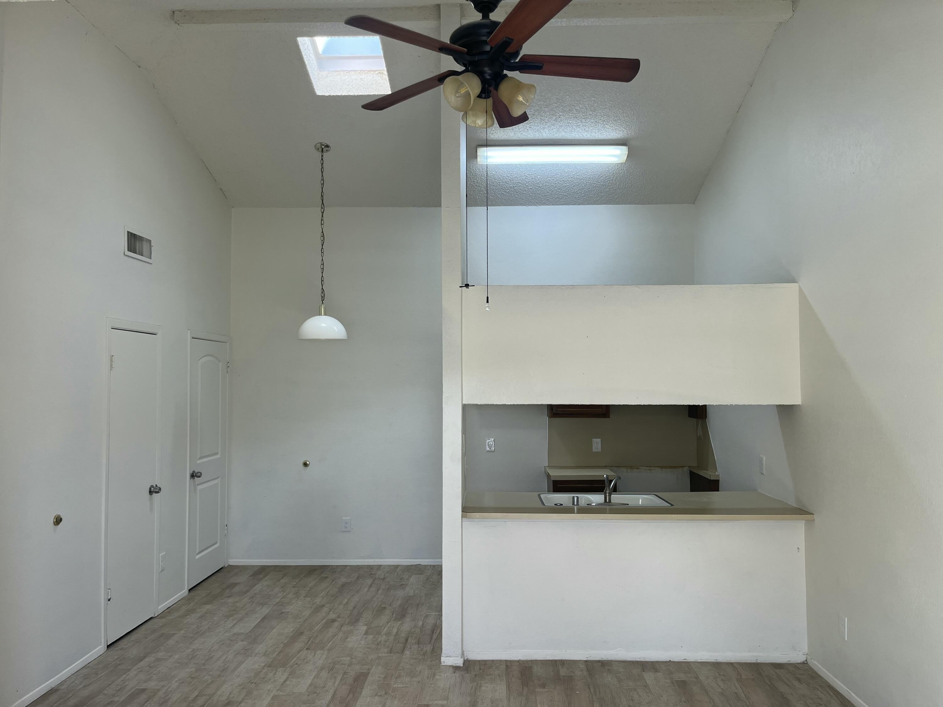 141 N Troy Avenue – photo 3